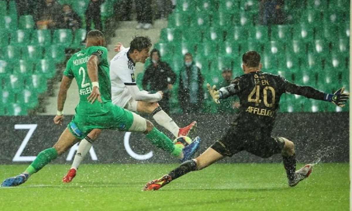 Η Μπορντό νίκησε με 2-1 στην έδρα της Σεντ Ετιέν