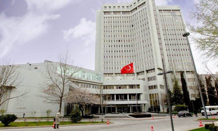 To Υπουργείο Εξωτερικών στην Τουρκία που έριξε λάδι στα Ελληνοτουρκικά