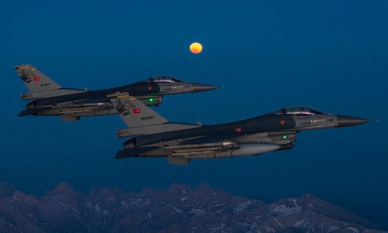 F16 από την Τουρκία εν δράσει, εντείνοντας το ενδιαφέρον στα Ελληνοτουρκικά