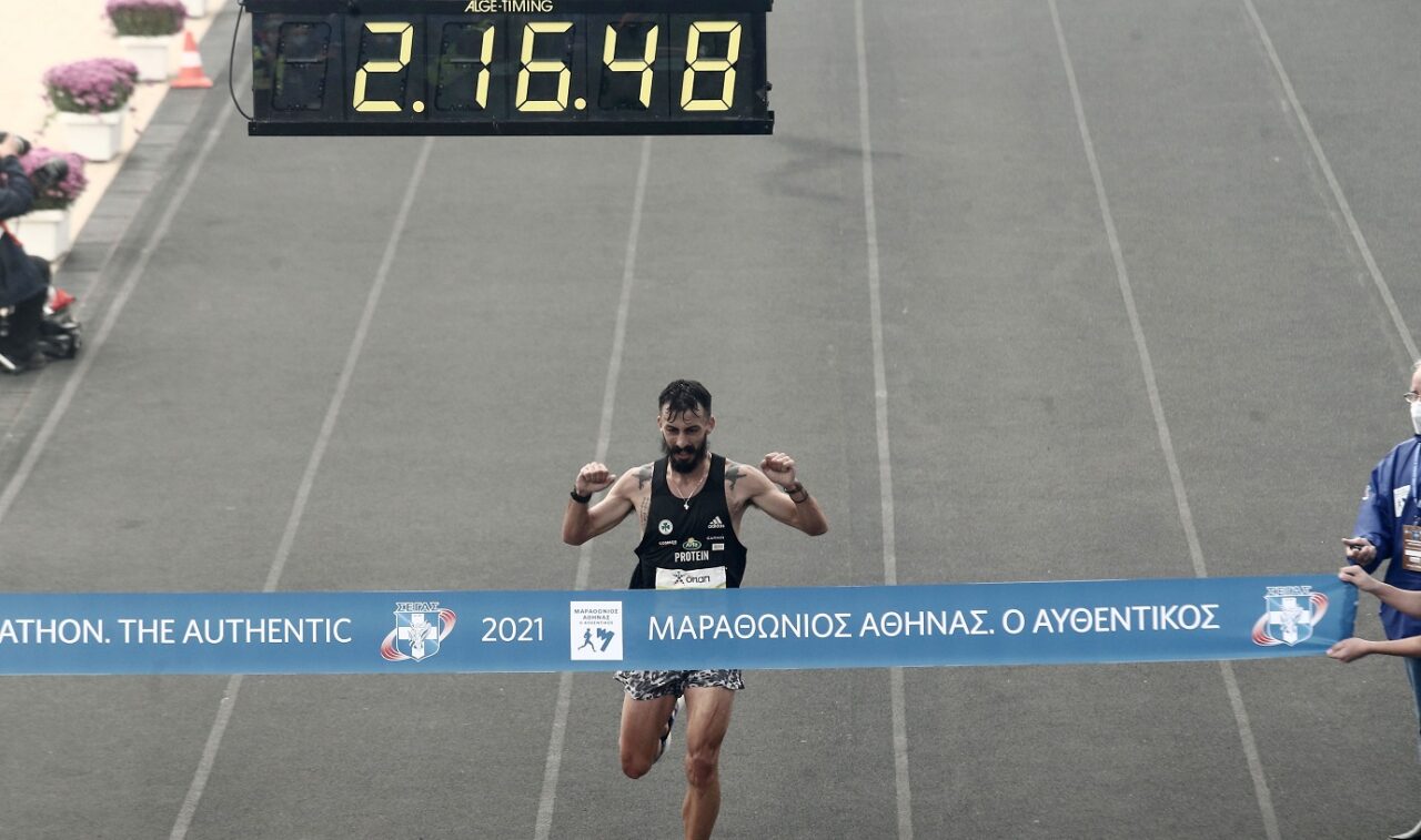 Ο Κώστας Γκελαούζος ήταν ο πρωταγωνιστής στο φετινό 38ο Αυθεντικό Μαραθώνιο της Αθήνας τερματίζοντας σε 2:16.49 που είναι ρεκόρ διαδρομής.