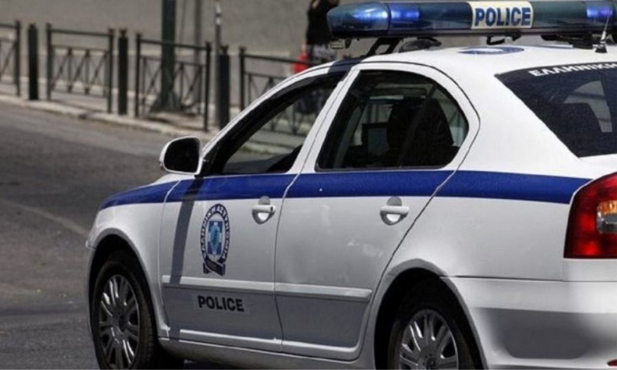 Βόλος: Στην Θεσσαλική πόλη ο βαφτισιμιός μίας 75χρονης γυναίκας, την δολοφόνησε με 20 μαχαιριές για το ποσό των 2000 ευρώ.