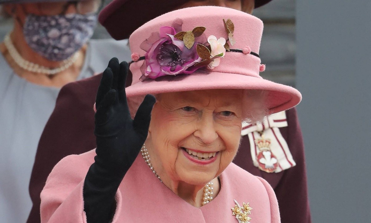 Βασίλισσα Ελισάβετ: Θέλεις να μάθεις τι συμβαίνει στα ενδότερα του Buckingham και πώς κυλά η ζωή στο παλάτι; Ιδού η ευκαιρία! 
