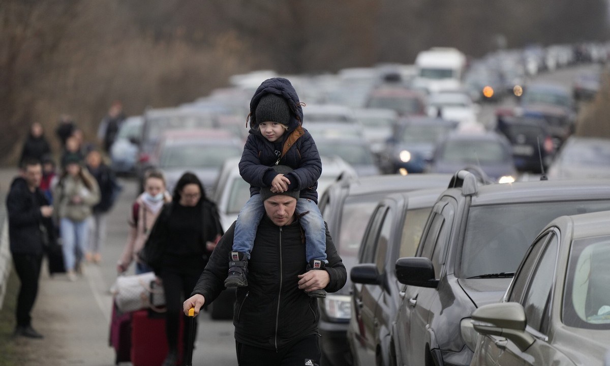 Εκατοντάδες χιλιάδες άνθρωποι έχουν εγκαταλείψει την Ουκρανία