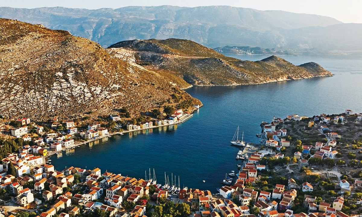 Toυρκία: Στη γραμμή της διεκδίκησης ελληνικών νησιών επιμένει η Άγκυρα που - με πρόσχημα την οχύρωσή τους - απειλεί την Ελλάδα.