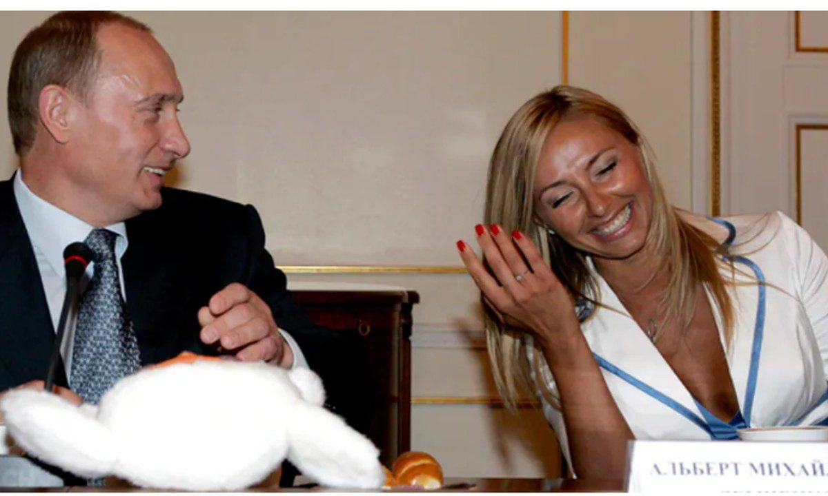 Το Υπουργείο Προστασίας του Πολίτη διαψεύδει ότι η Τατιάννα Νάβκα, σύζυγος του Ντμίτρι Πεσκόφ, εκπροσώπου του Πούτιν, είναι στην Ελλάδα.