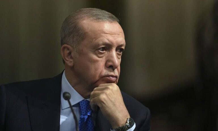 Τουρκία: Καταρρέει στους νέους ο Ερντογάν – Τρίτος με μόλις 15%!