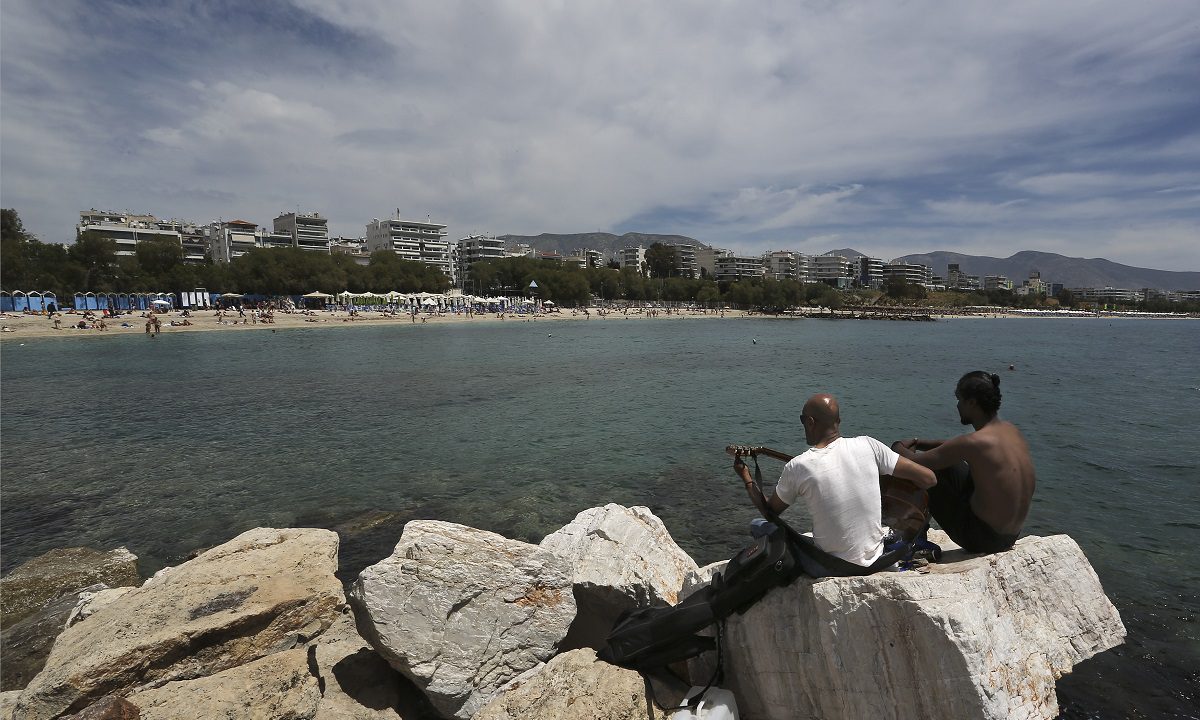 Αίθριος σχεδόν σε όλη τη χώρα θα είναι ο καιρός αύριο Κυριακή (8/1), με τα χιόνια και την πτώση της θερμοκρασίας πάντως να μην αργούν!