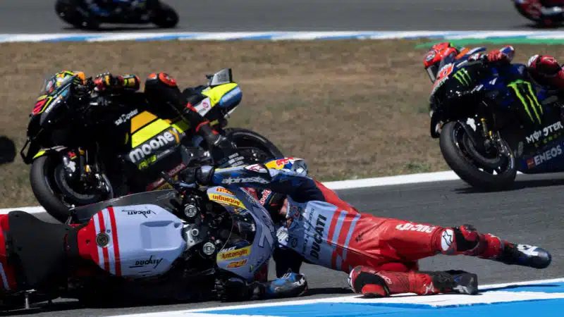 poini-Alex-Marquez-slides-off-bike-in-2023-MotoGP-Jerez-sprint-penalti
