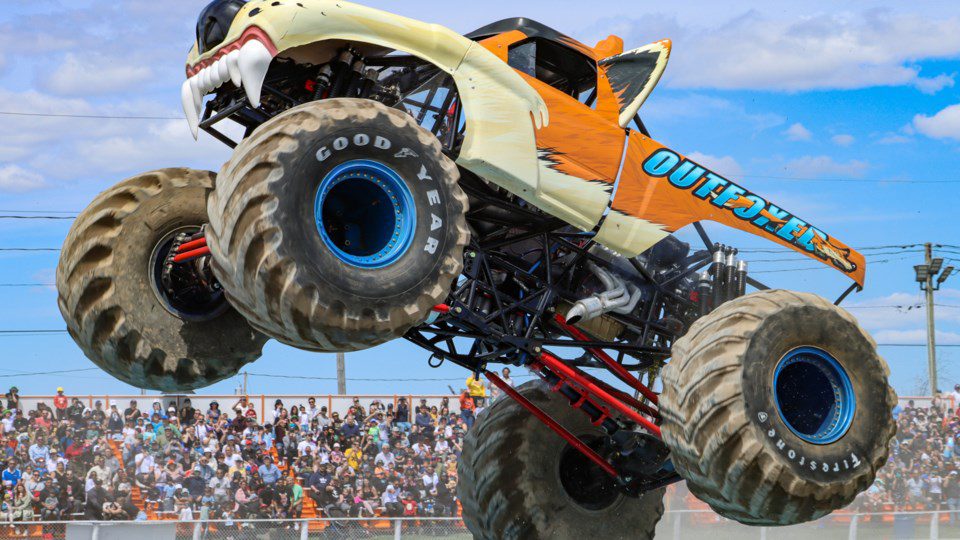 Monster-Trucks-All-Out-off-road-4x4-offroad-adventure-family.