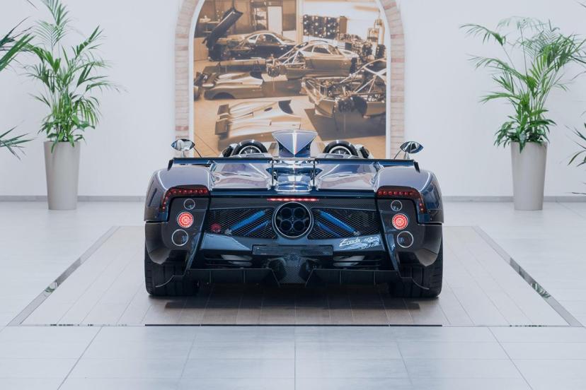 
Pagani-Zonda-HP-Barchetta-ta-akrivotera-autokinita-ston-kosmo.