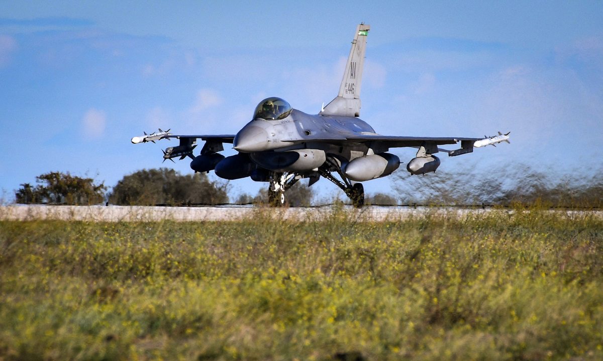 Αυτός μπλοκάρει την πώληση των F-16 στη Τουρκία