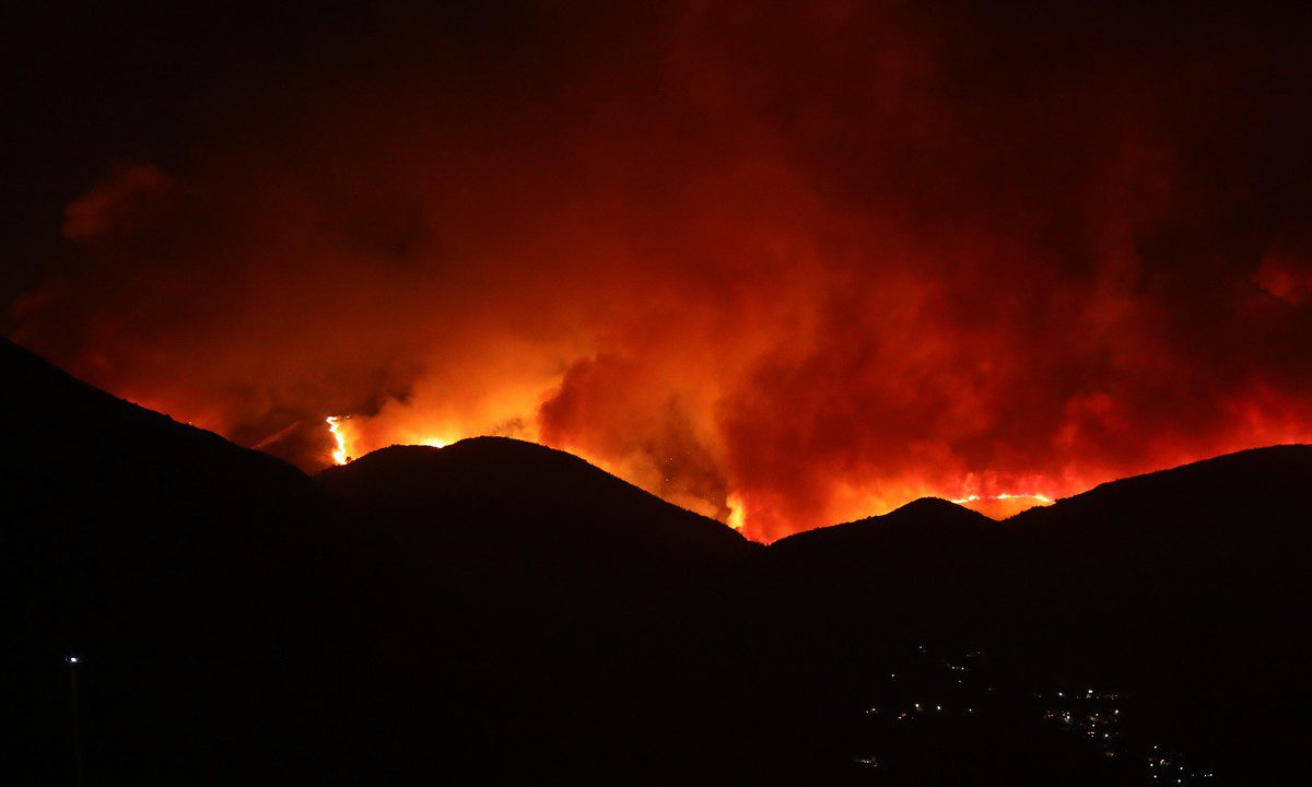 Φωτιά: Σε κατάσταση συναγερμού η Ελλάδα - Ποιες περιοχές κινδυνεύουν τη Δευτέρα!
