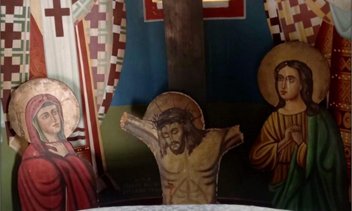 Φωτιά στην Αλεξανδρούπολη: Αδιανόητη ιεροσυλία – Έκοψαν τα χέρια του Εσταυρωμένου σε καμένο εξωκκλήσι (ΦΩΤΟ)