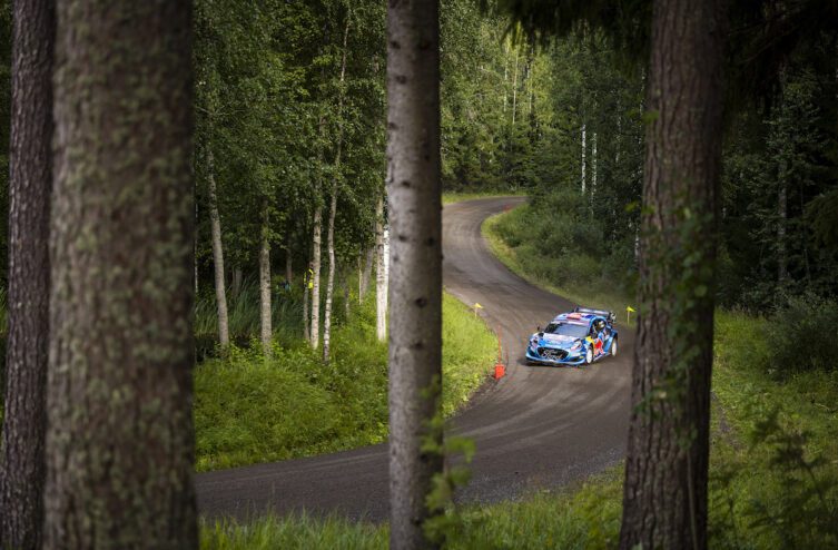 WRC Φινλανδίας: Eφιαλτικό ξεκίνημα για την M-Sport o Kalle Rovanperä ηγείται