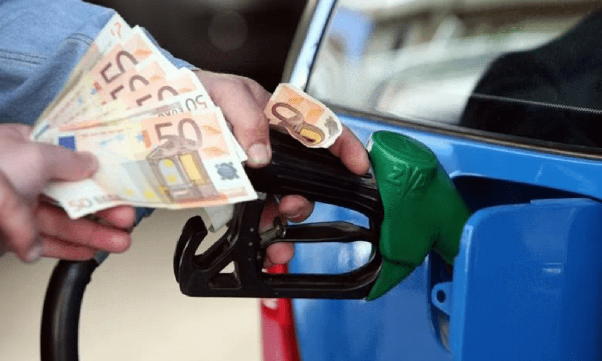 Ακρίβεια: Σε απόγνωση οι Έλληνες οδηγοί - Στα ύψη οι τιμές στα καύσιμα