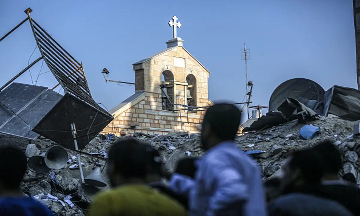 Η ελληνική κυβέρνηση σιωπά μπροστά στο έγκλημα πολέμου του Ισραήλ στη Γάζα και αφήνει την ελληνορθόδοξη κοινότητα στο έλεός της.