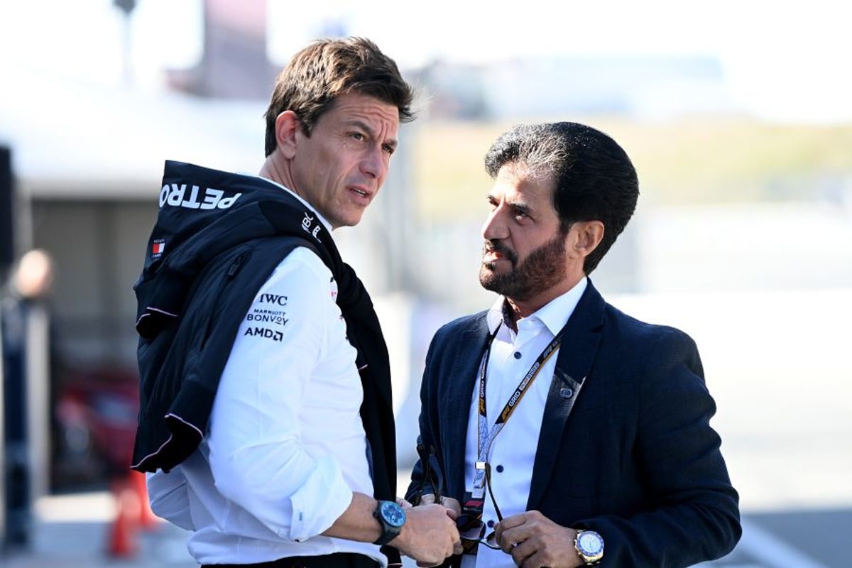 formoula-1-toto-wolff-formula1-f1-mohammed-ben-sulayem-and-toto-wolff-talk-in-silverstone