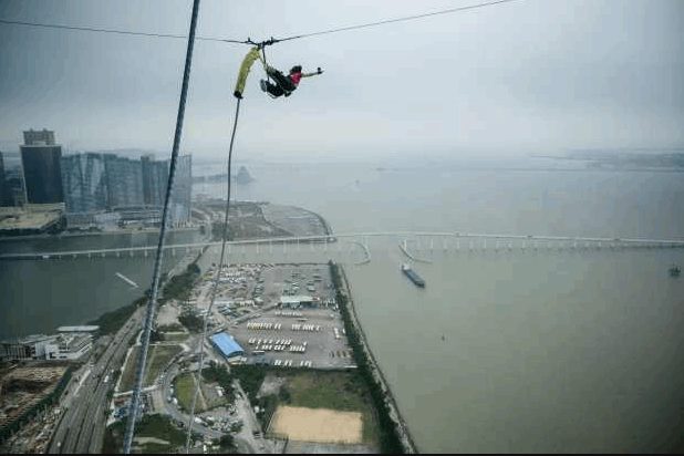 pethane-Bungee-Jump-Macau-Tower-A-Thrillseekers-Paradise-bungeejumping-thanatos-tourista-iapona-tragodia-tragiko-thanatos-friktos