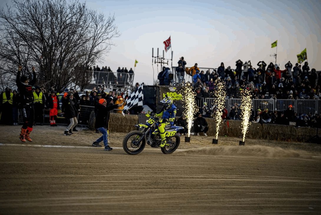 100km-Champions-Valentino-Rossi-couples-dirt-race