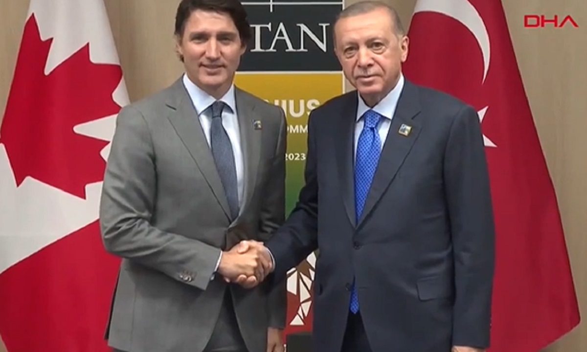 H Μεγάλη Τουρκική Εθνοσυνέλευση ενέκρινε την ένταξη της Σουηδίας στο ΝΑΤΟ, με τον Καναδά να καταλήγει σε συμφωνία με την Τουρκία.