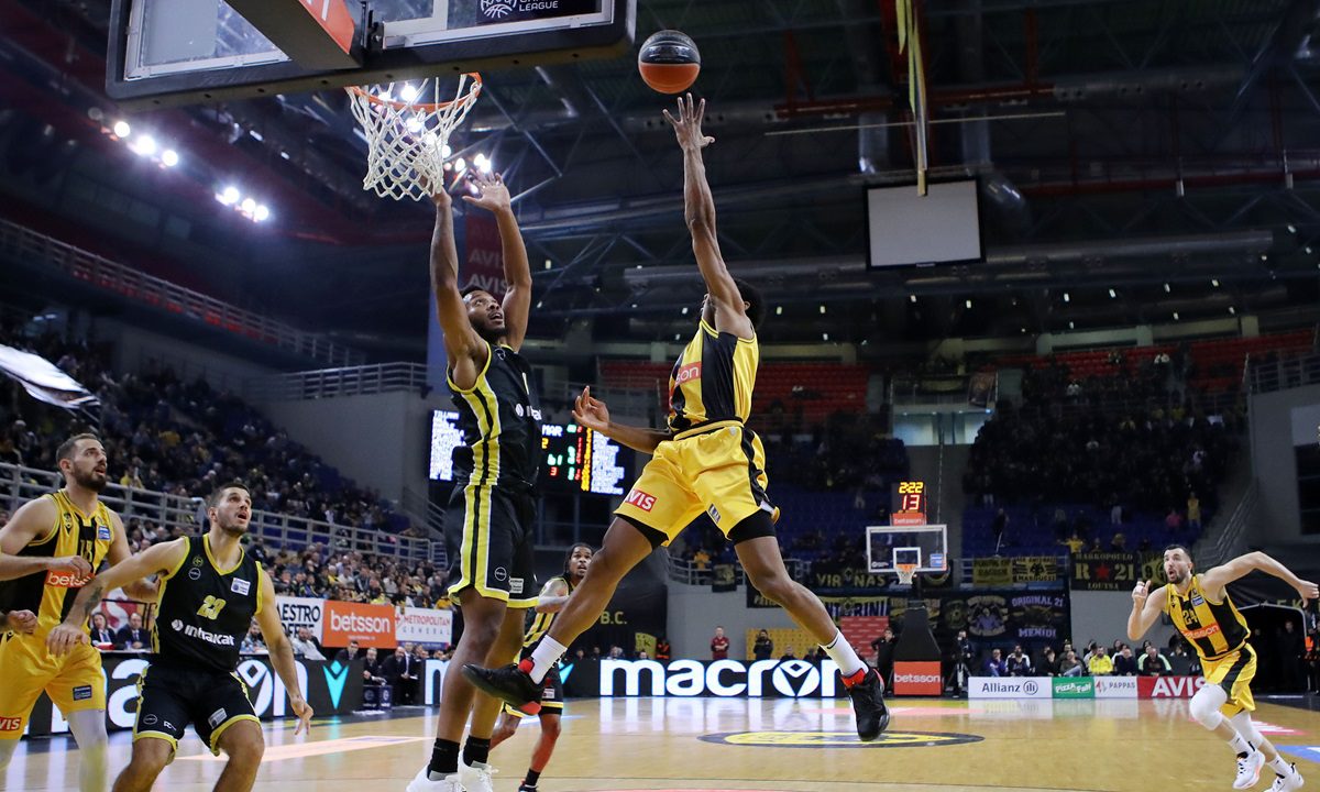 Στο κλειστό των Άνω Λιοσίων θα πέσει η αυλαία της 1ης αγωνιστικής των play out της Stoiximan Basket League με την αναμέτρηση ΑΕΚ – Μαρούσι.
