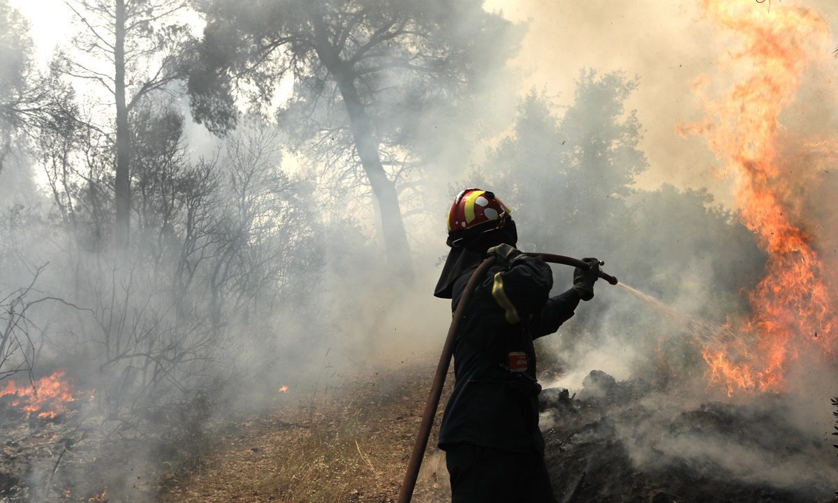 Φωτιά: Πολύ υψηλός κίνδυνος εκδήλωσης και εξάπλωσης το Σάββατο (22/6) – Οι περιοχές που βρίσκονται στο «κόκκινο»