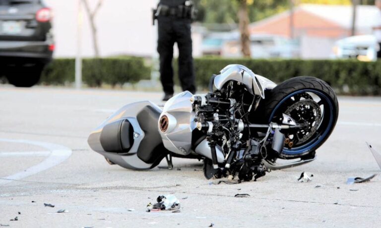 Μενίδι: Σοβαρό τροχαίο ατύχημα – Σε κρίσιμη κατάσταση μοτοσικλετιστής