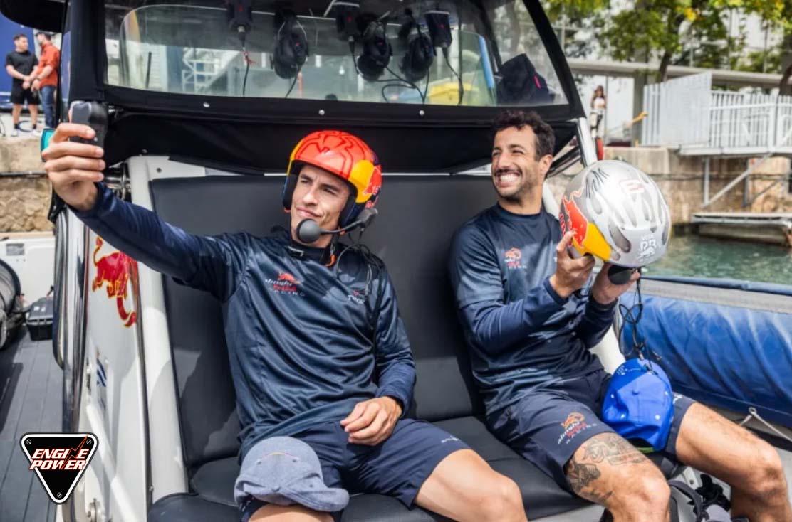 Ο Daniel Ricciardo κερδίζει τον Marc Marquez στον αγώνα σκαφών της Red Bull