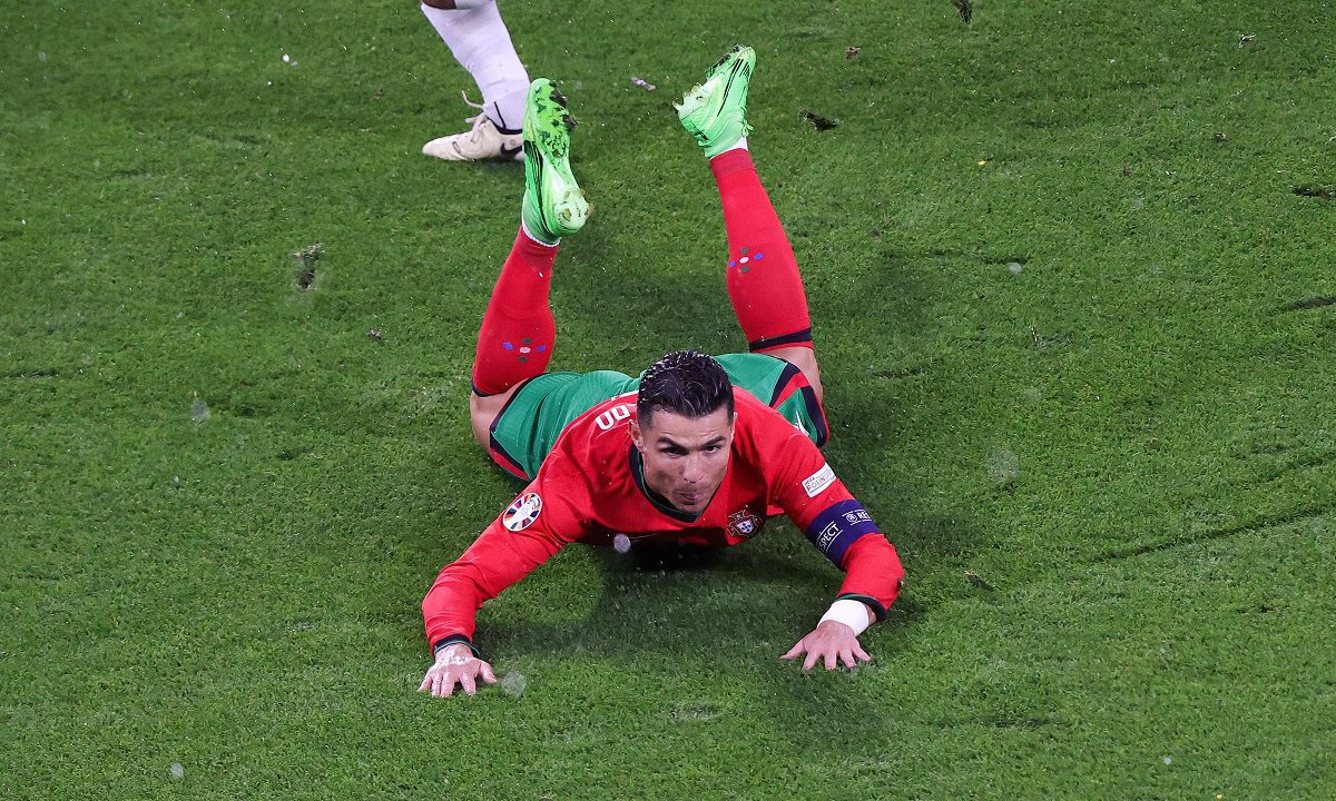 Η Πορτογαλία βρέθηκε πίσω στο σκορ απέναντι στη μαχητική Τσεχία αλλά κατάφερε και γυρισε το ματς με γκολ στο τέλος