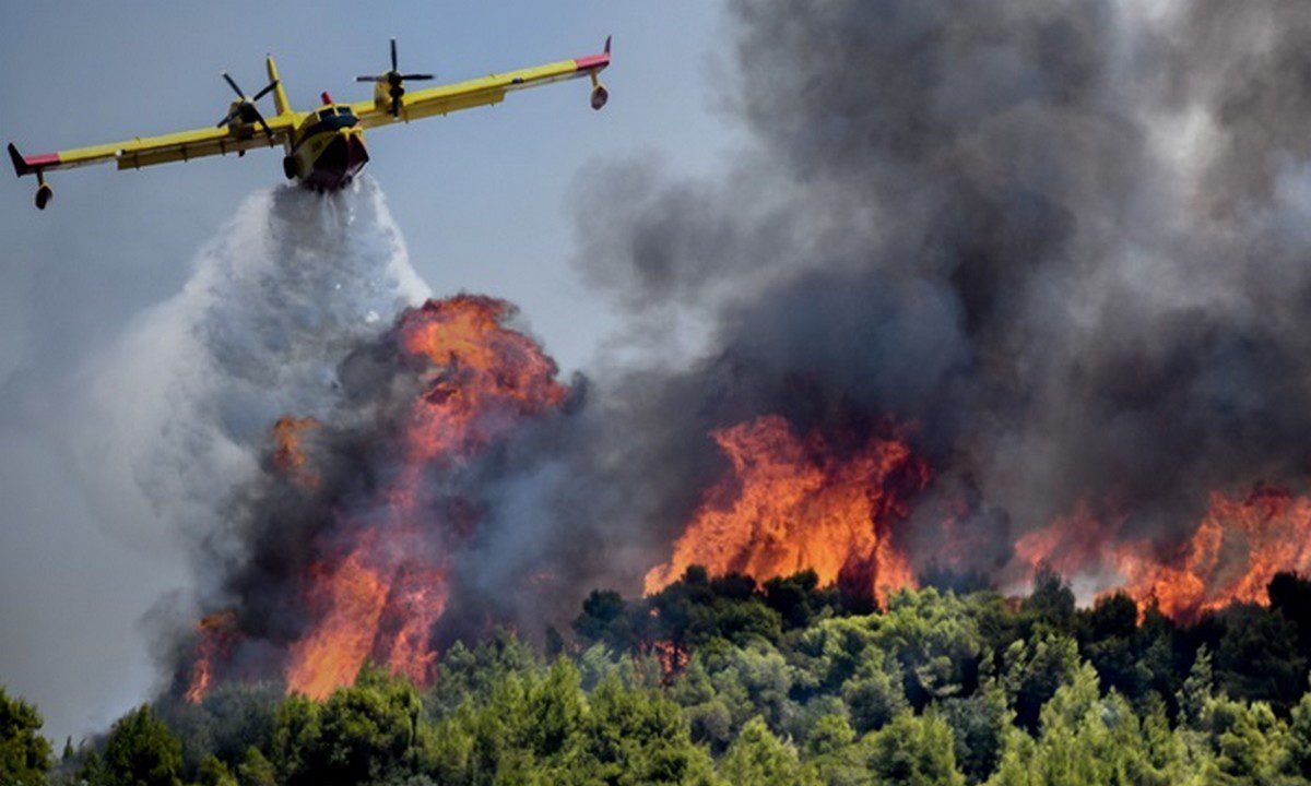Βάρη: Φωτιά τώρα μετά τη σχολή Ευελπίδων - Νέο μήνυμα από το 112 - Φύγετε από την περιοχή Κίτσι