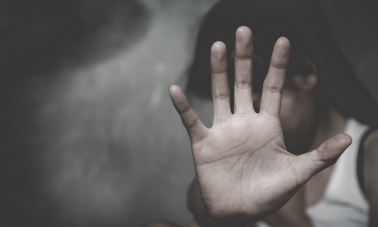 Άγιος Παντελεήμονας: Άγριος ξυλοδαρμός μεταξύ μεταναστών – Εμπλέκεται ανήλικο παιδί