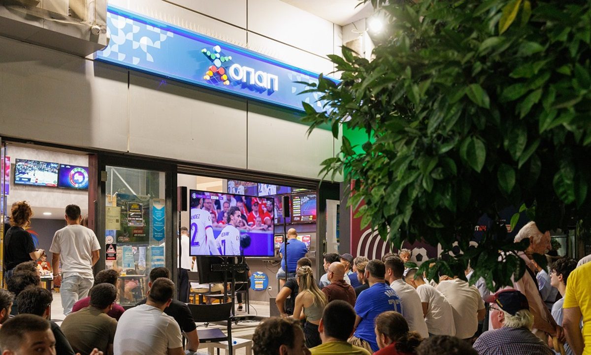 Ποδοσφαιρική βραδιά με Πορτογαλία-Γαλλία σε κατάστημα ΟΠΑΠ στο Περιστέρι