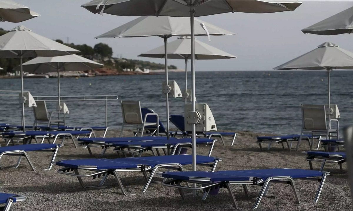 Ακρίβεια: Σοκ με τις τιμές για μια ξαπλώστρα – «Αλμυρή» επιλογή η παραλία