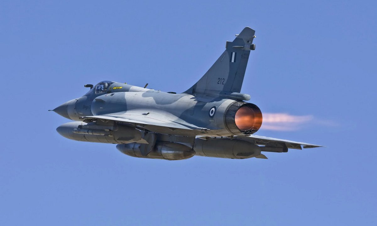 Ελληνικά μαχητικά Mirage 2000-5 ξεφτιλίζοντας τουρκικά F-16 (vid)