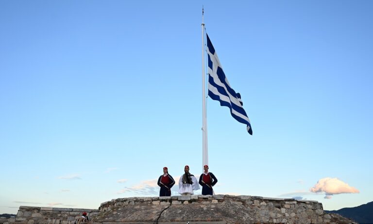 Ψήλωσαν οι Έλληνες και έγιναν ψηλότεροι από Αμερικανούς – Ρώσους – Τούρκους – Καναδούς και Γάλλους