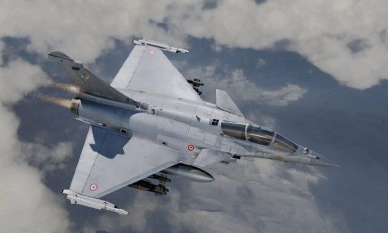 Η Γαλλία ανταλλάσσει 12 Rafales για πετρέλαιο