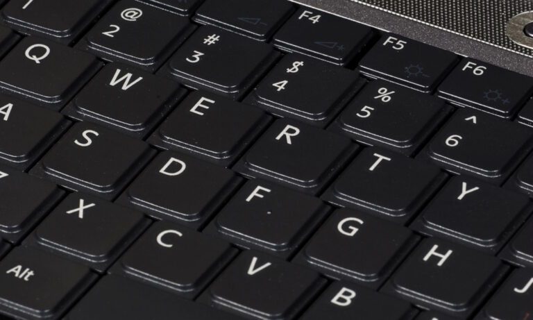 Υπάρχει λόγος που το πληκτρολόγιο είναι QWERTY και δεν είναι ABCDEFG