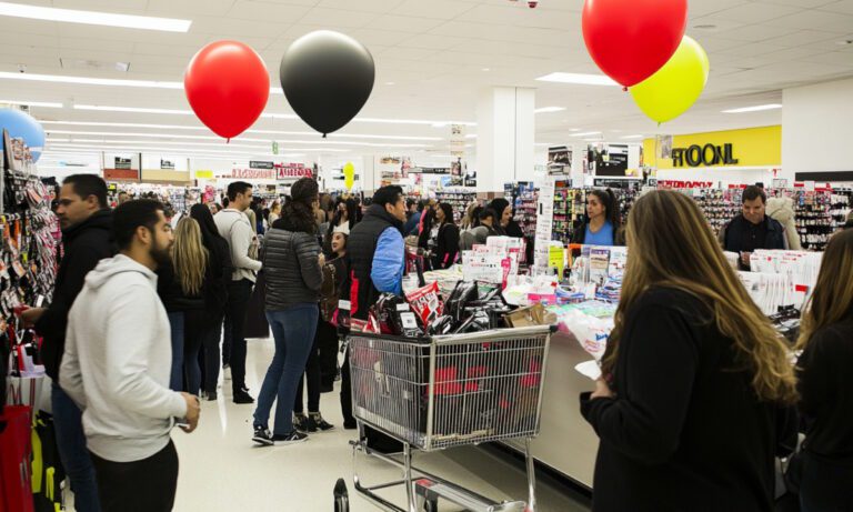 Black Friday: να περιμένω μέχρι την Παρασκευή ή τώρα θα βρω καλύτερες προσφορές;