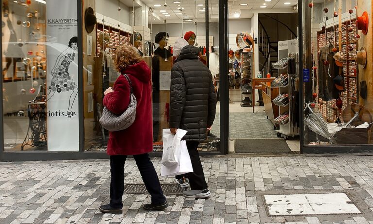 Σε πλήρη εξέλιξη βρίσκεται το εορταστικό ωράριο των Χριστουγέννων σε σούπερ μάρκετ και καταστήματα. Δείτε αναλυτικά