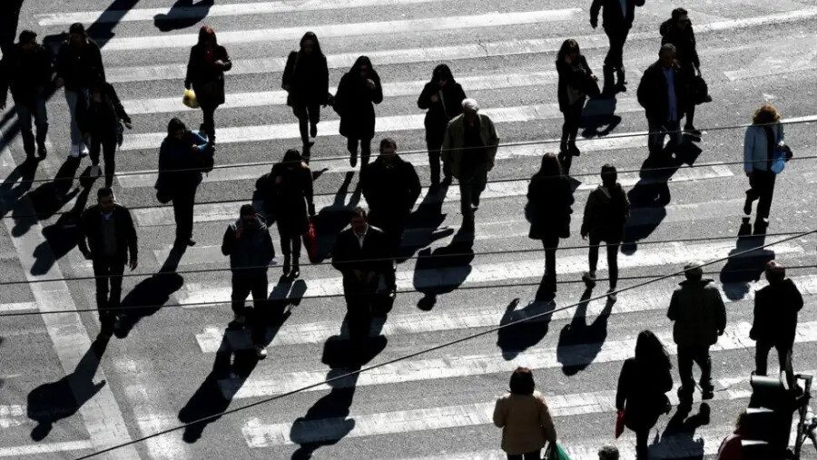 Φόρμουλα ακραίας φορολογίας και φτώχειας από ΟΟΣΑ: Πρόταση – σοκ για μείωση του αφορολόγητου κάτω από τις 10.000 ευρώ!