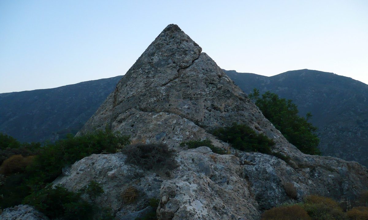 Αυτή είναι η μυστηριώδης πυραμίδα της Κρήτης